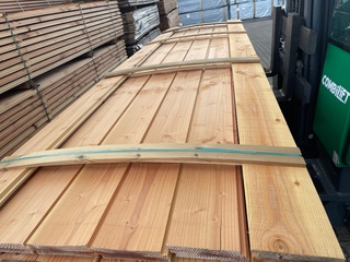 Ca. 86x Douglas Zweeds Rabat, 26x190mm, lengte 400cm